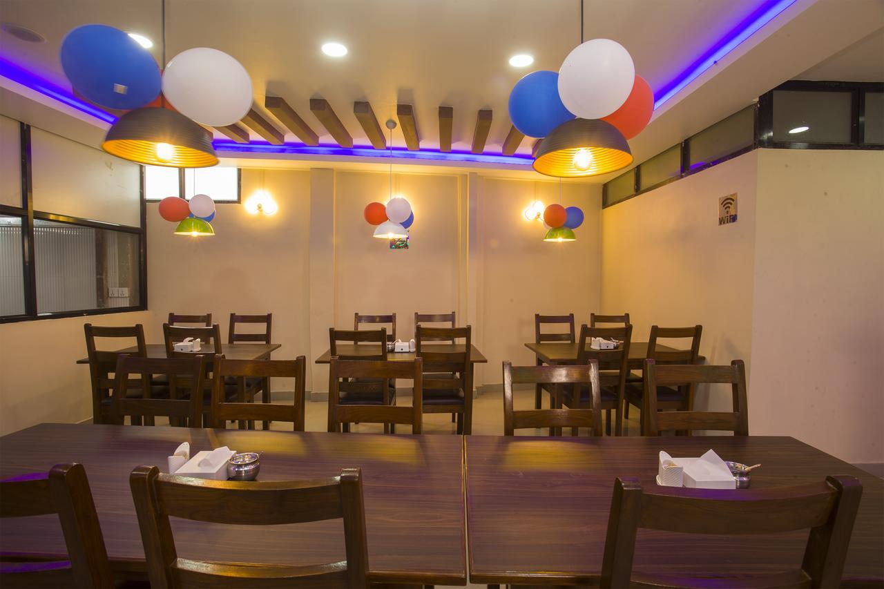 Oyo 146 Somewhere Hotel & Resturant Kathmandu Exteriör bild